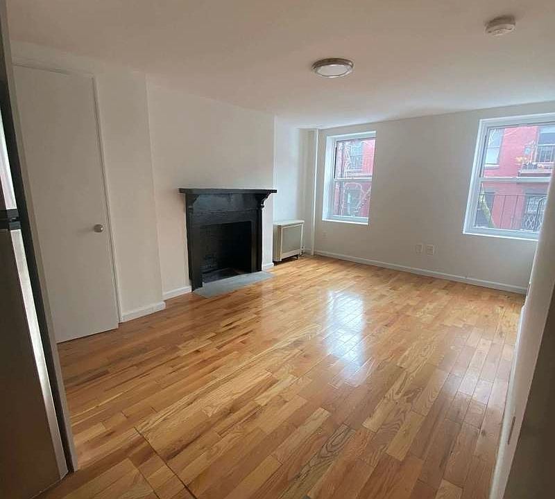 1st image of 48 W 8th St #4BW