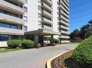 6010 Bathurst St, Toronto, ON M2R 1Z7