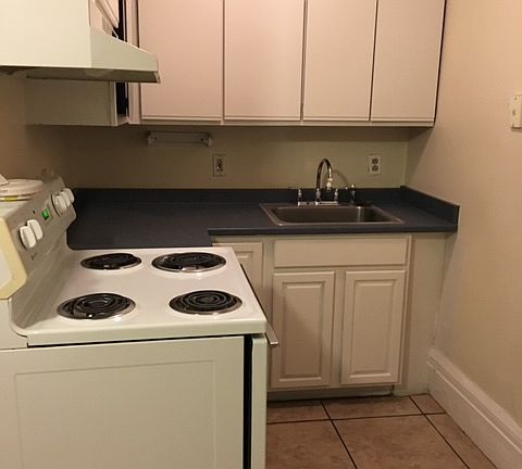 4th image of 388 Manchester St APT 1