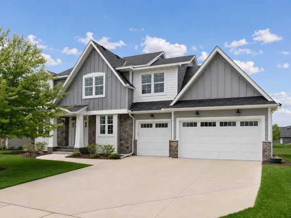 6085 Urbandale Ln N, Plymouth, MN 55446