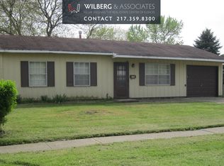 805 Macarthur Dr, Urbana, IL
