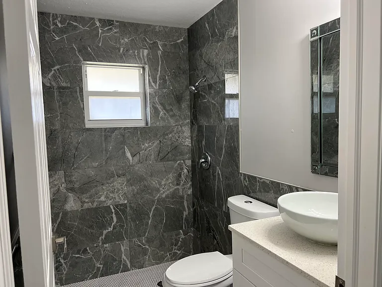 13671 Yarmouth Ct — Photo 30