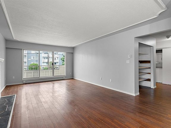 5th image of 545 Rithet St #203