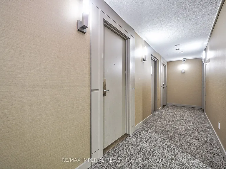330 Burnhamthorpe Rd W #1108 — Photo 3