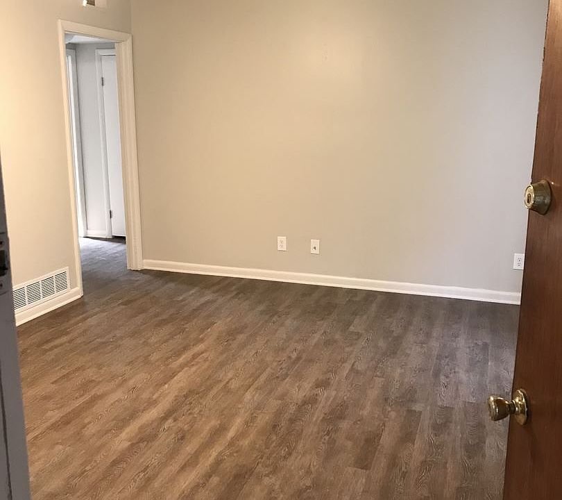 1st image of 705 W Putman St APT D3