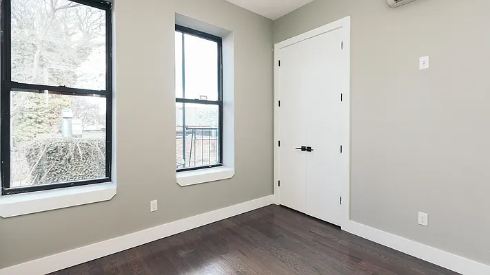 Rented by Nooklyn NYC LLC | media 4