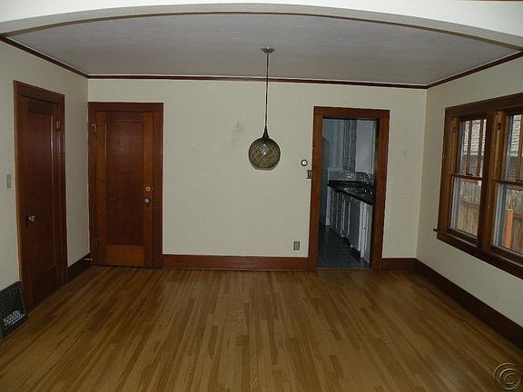 4th image of 309 Plymouth St
