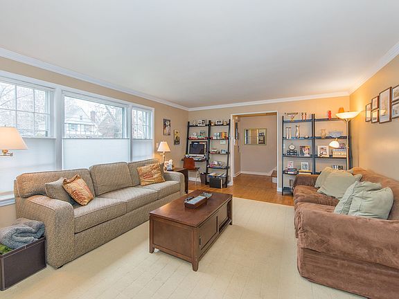 4th image of 391 Elmwood Ave