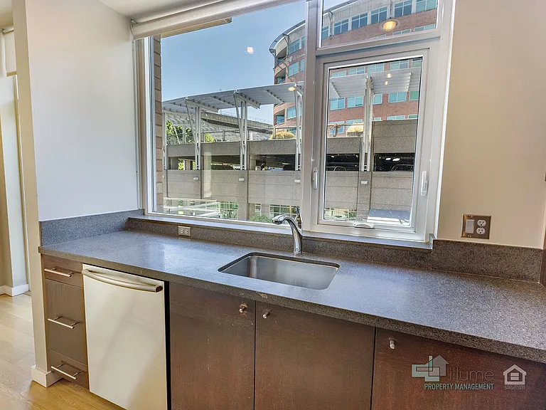 1920 SW River Dr #202 — Photo 38