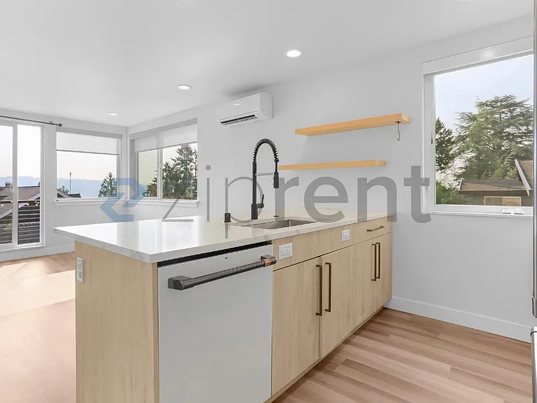 4605 NE 107th St — Photo 19