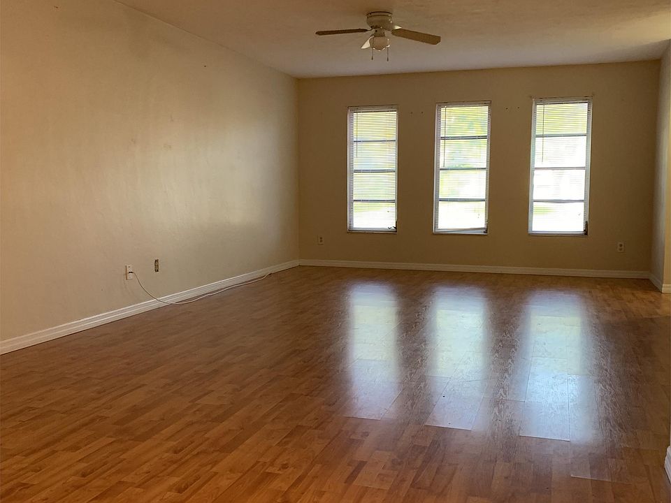 1st image of 927 SE 24th St