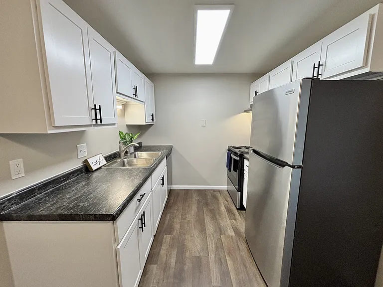 Capitol View Apartments — Photo 18