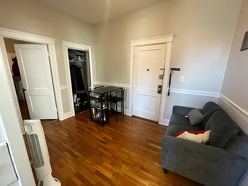 Floor plan 2 bedroom