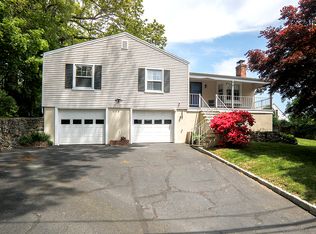 2 Woodacre Rd, Norwalk, CT 06850