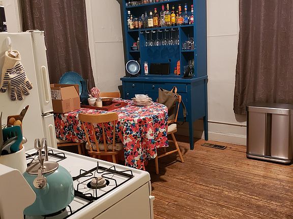 4th image of 1534 W Diversey Pkwy APT 1F