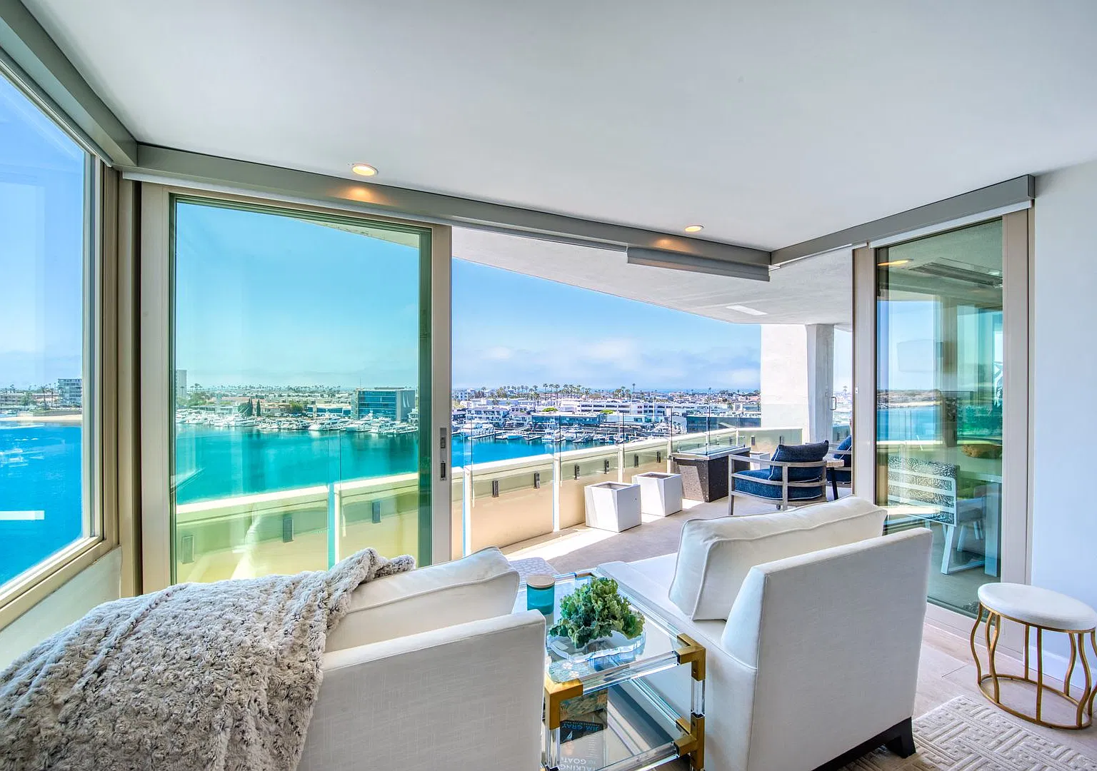 Live Within A Postcard - An Extraordinary Waterfront Residence On The Newport Bay — Photo 1