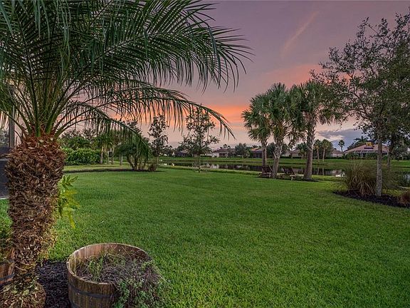 4th image of 8389 Nandina Dr