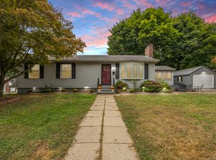 8 Glenwood St, Manchester, CT 06040