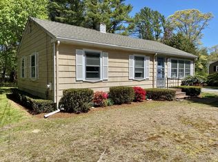 136 North St, Mattapoisett, MA 02739