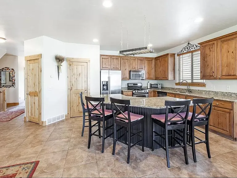 5640 Kodiak Way — Photo 10