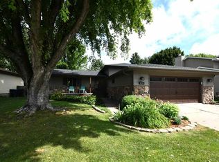 2119 W 37th St, Kearney, NE 68845