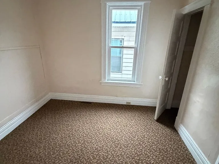 232 Wallace St — Photo 7