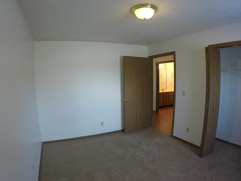 2911-2915 Horizon Dr. — Photo 8