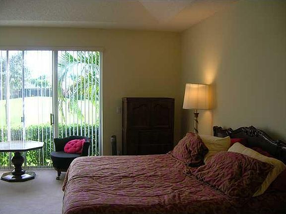 5th image of 4762 Carlton Golf Dr