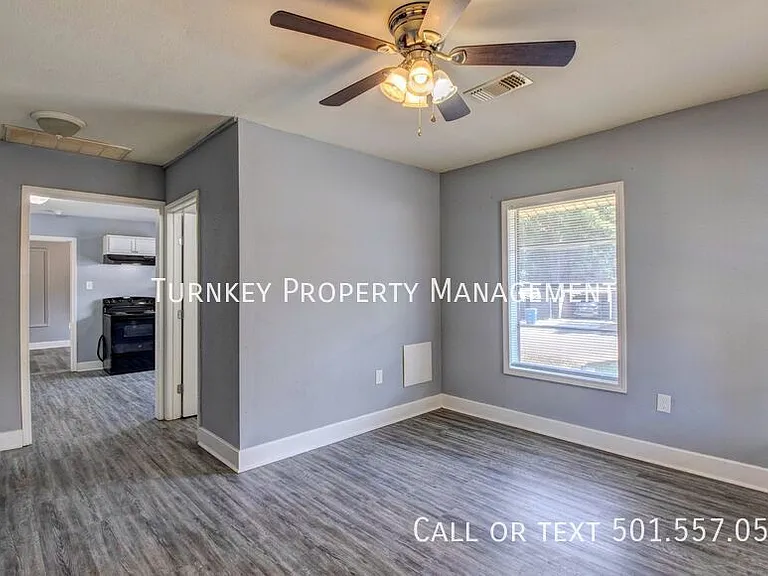 1502 Sycamore St #B — Photo 4