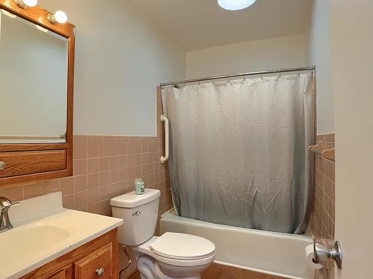 426 Linden St — Photo 9