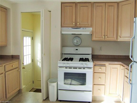 4th image of 6470 Ledgebrook Dr