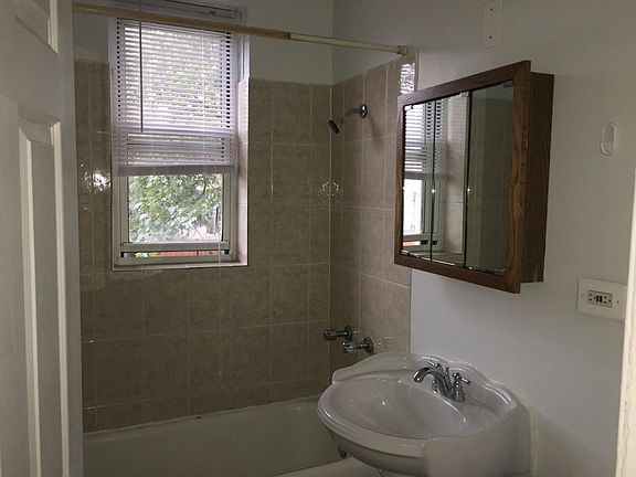 4th image of 4045 N Laporte Ave APT G3
