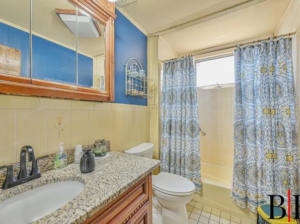 2150 Royce Street image 14 of 36