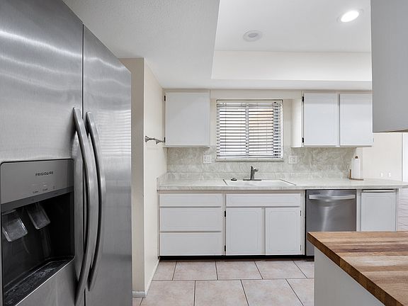 5th image of 10830 W Loma Blanca Dr