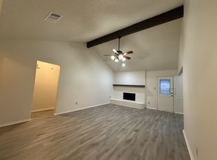 1015 Kane St, Benbrook, TX 76126