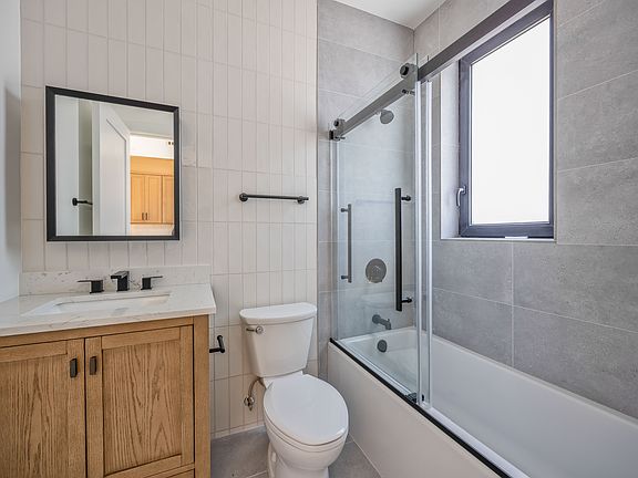 3rd image of 66 Palisade Ave APT 1