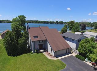 1727 E Grand Ave, Lindenhurst, IL 60046