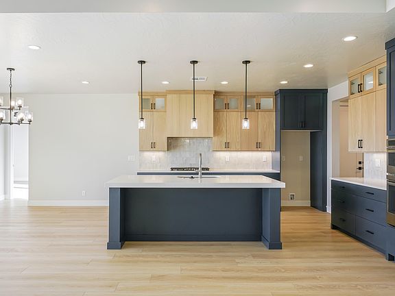 2nd image of 1445 N Highland Pkwy #34