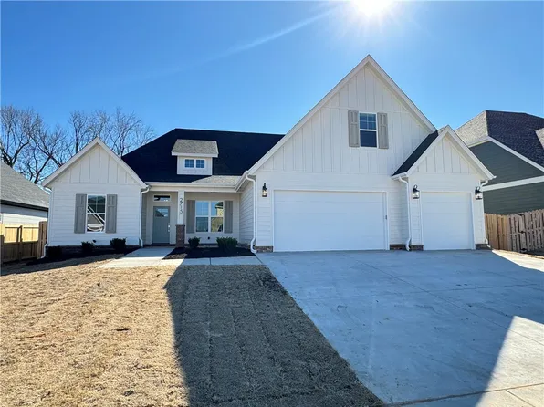 2715 Nova Ave, Lowell, AR 72745