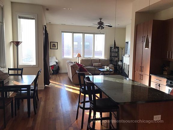 2nd image of 1354 W Augusta Blvd #303333