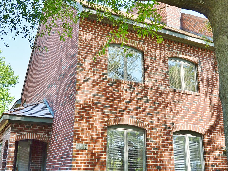1st image of 1217 Llewellyn Ave