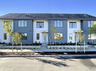7026 SE Duke St #B, Portland, OR 97206