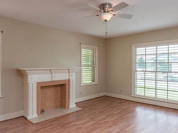 3rd image of 5011 Avenue N 1/2