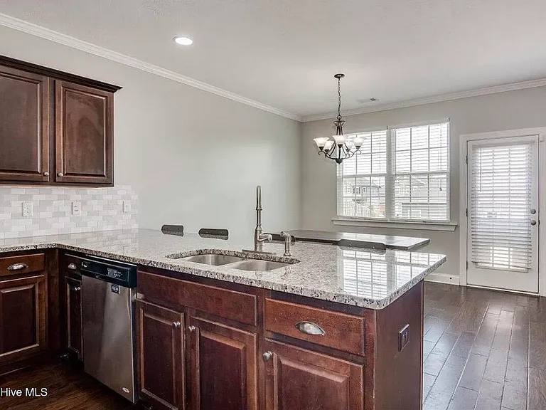 470 Brantley Cove Cir — Photo 12