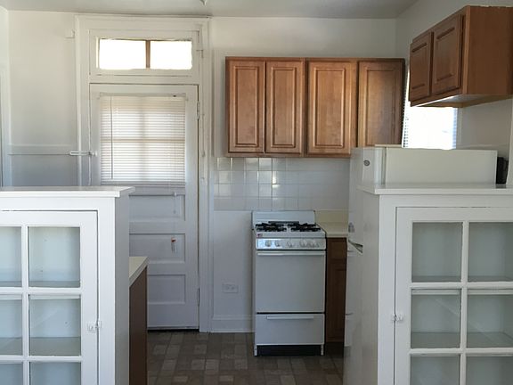 4th image of 5138 N Lockwood Ave #2