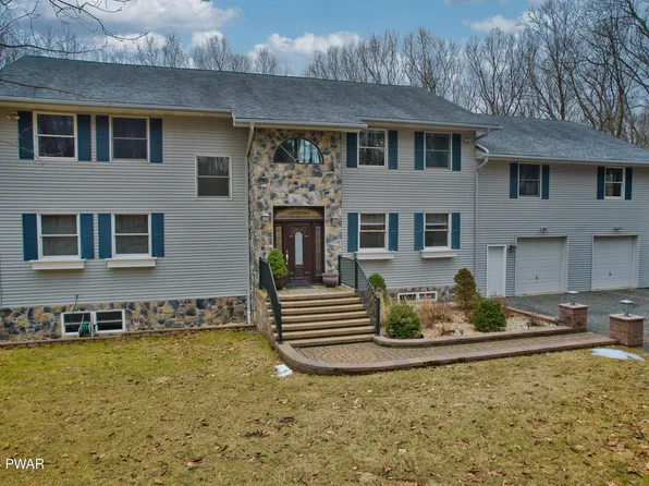 126 Apache Dr, Milford, PA 18337
