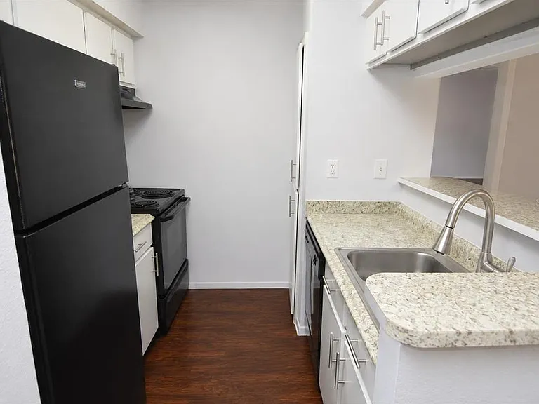 8718 Mallard Reserve Dr #104 — Photo 7