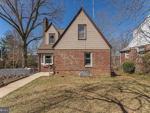 3rd image of 1522 Steel Rd