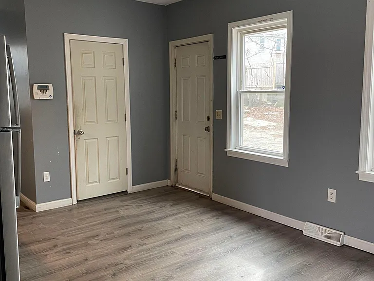 890 Douglas Ave #1 — Photo 4