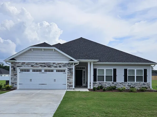 54 Northwood Dr, Fuquay Varina, NC 27526